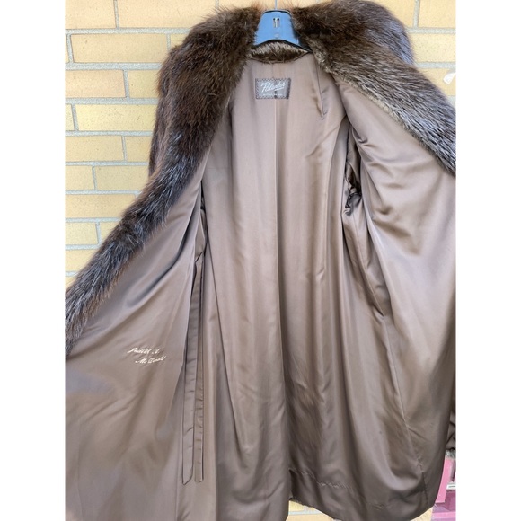 Stunning Vintage Beaver Fur Coat in Pristine Condition - Picture 5 of 5